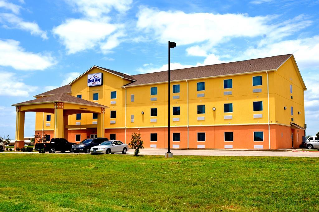 Best Way Inn Cleburne Bagian luar foto