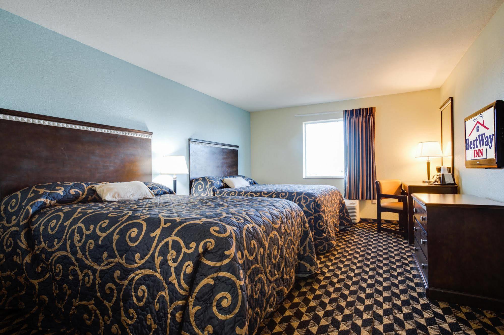 Best Way Inn Cleburne Bagian luar foto