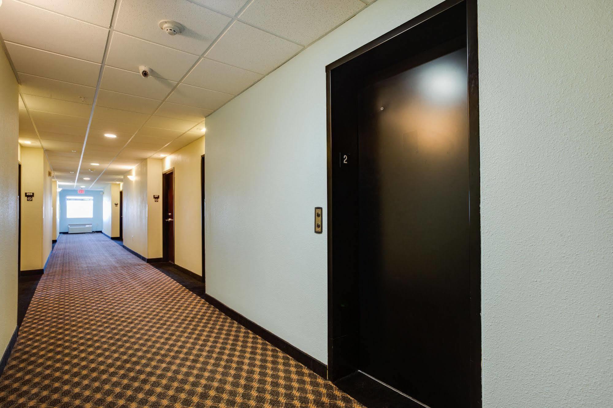 Best Way Inn Cleburne Bagian luar foto